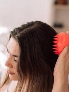 Can Scalp Massagers Help In Hair Detoxification?
